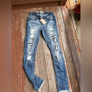BRAND NEW JEANS!